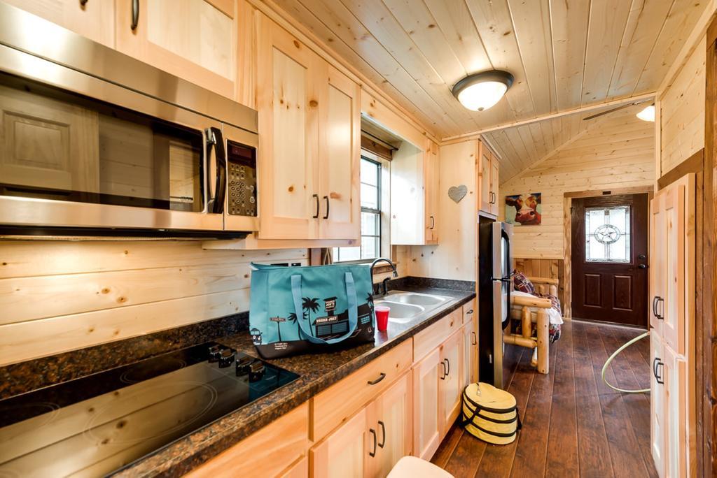 Rustic Creek Ranch Resort At North Jellystone Park バーレソン エクステリア 写真
