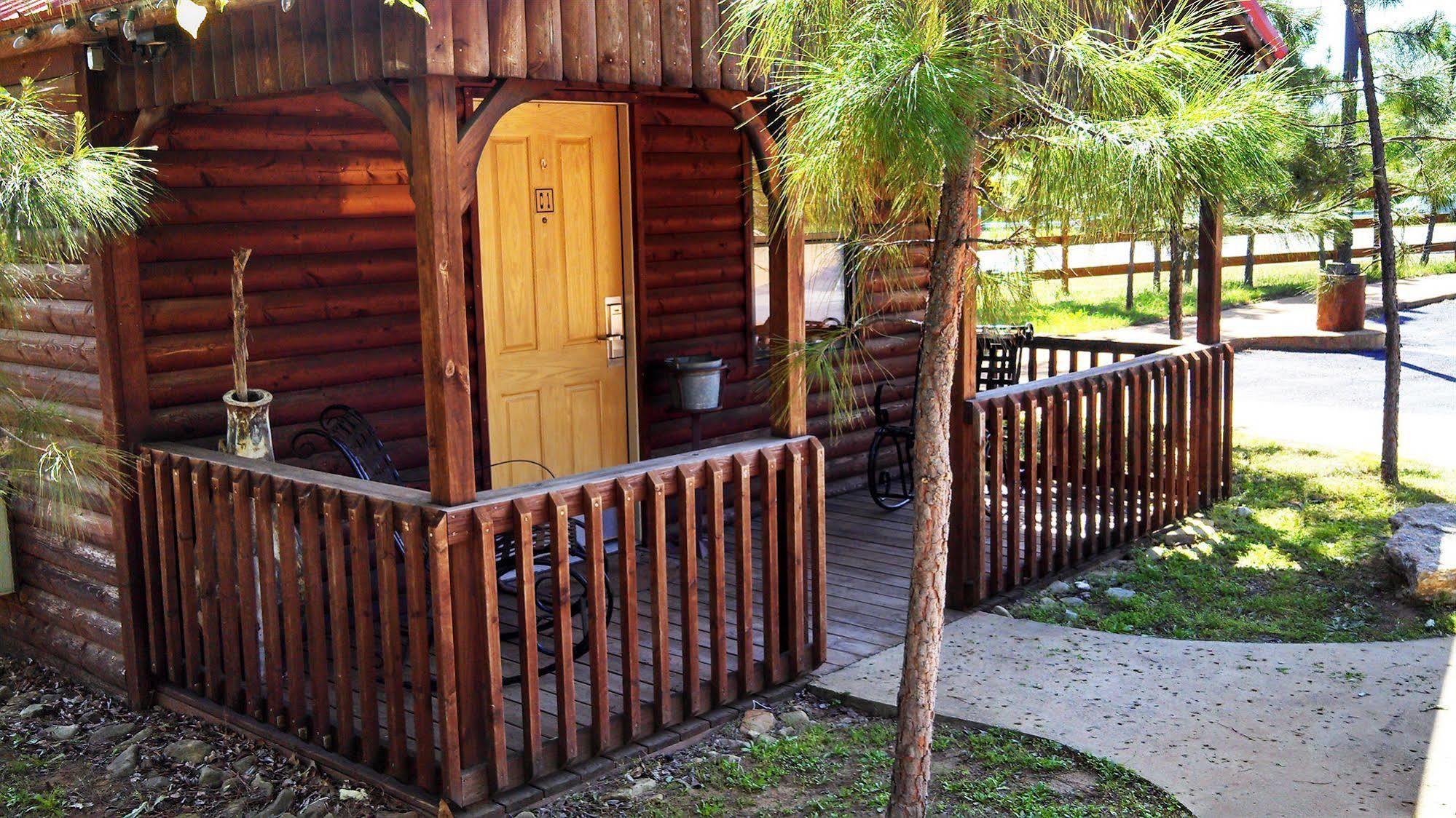 Rustic Creek Ranch Resort At North Jellystone Park バーレソン エクステリア 写真