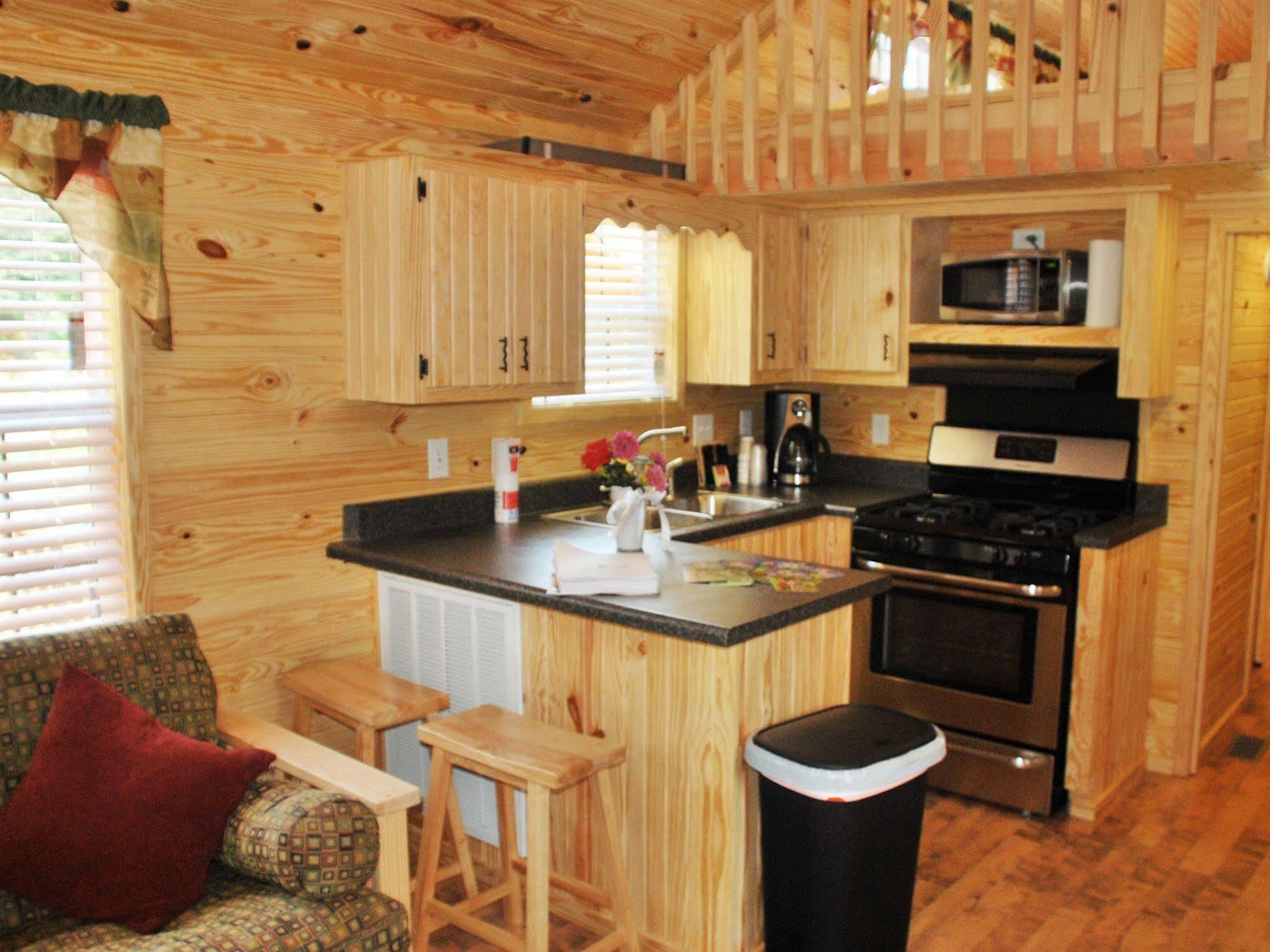 Rustic Creek Ranch Resort At North Jellystone Park バーレソン エクステリア 写真